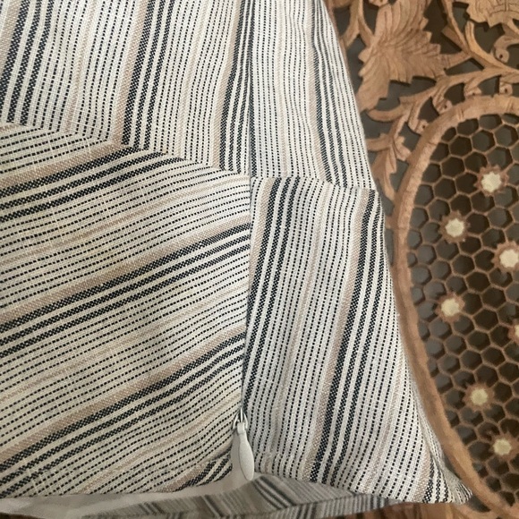 Ann Taylor LOFT Halter top - Picture 2 of 7